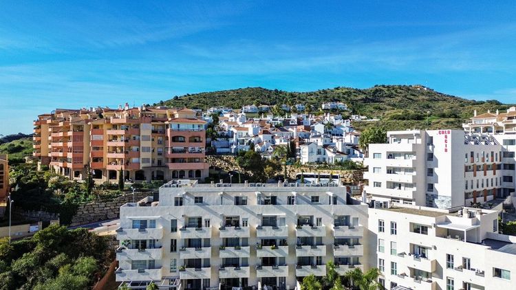 Penthouse | Resale in Mijas Costa in Mijas Costa, Costa del Sol - Photo 2