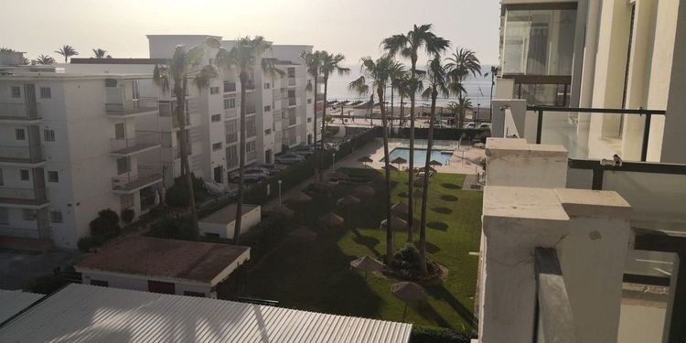 Apartment | Resale in Fuengirola in Fuengirola Others, Costa del Sol - Photo 4