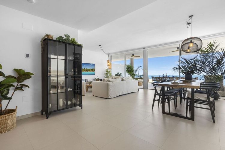 Apartment | Resale in Benalmadena in Benalmadena Others, Costa del Sol - Photo 3