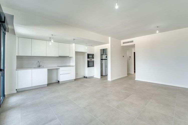 Apartment | Resale in Torremolinos in Torremolinos Others, Costa del Sol - Photo 3