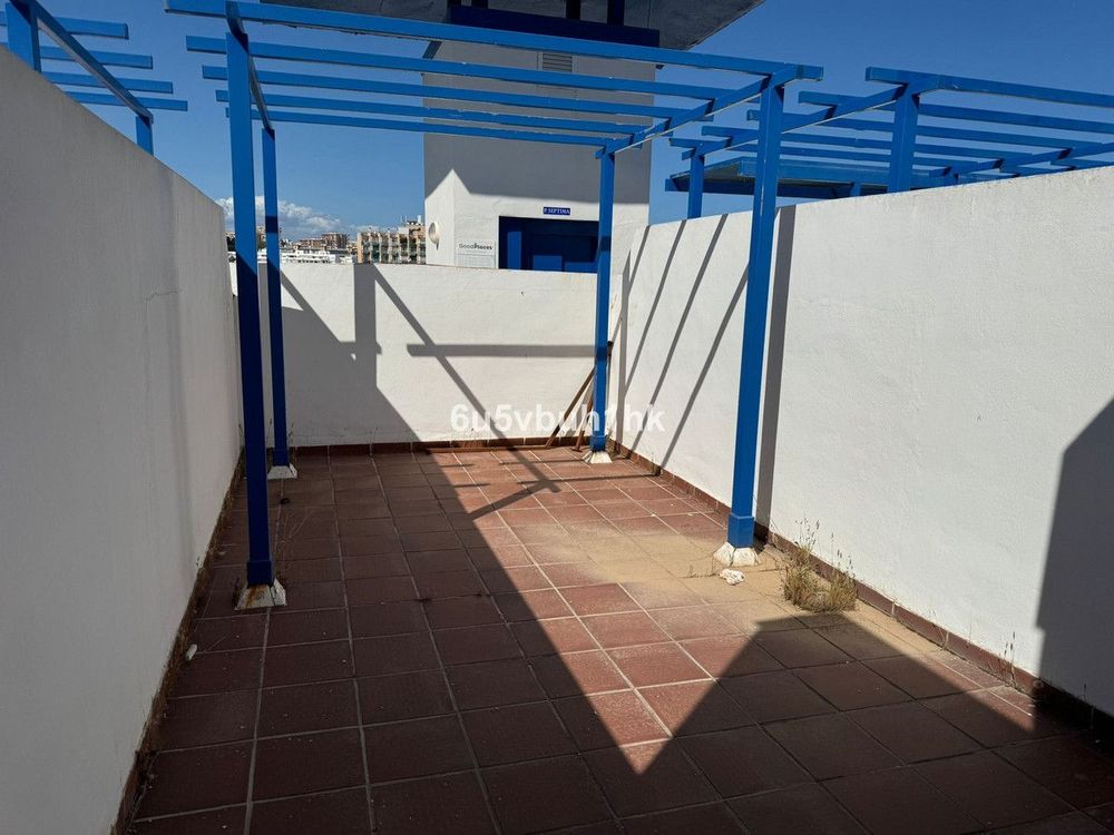 Penthouse | Resale in Benalmadena Costa in Benalmadena Costa, Costa del Sol - Main property photo