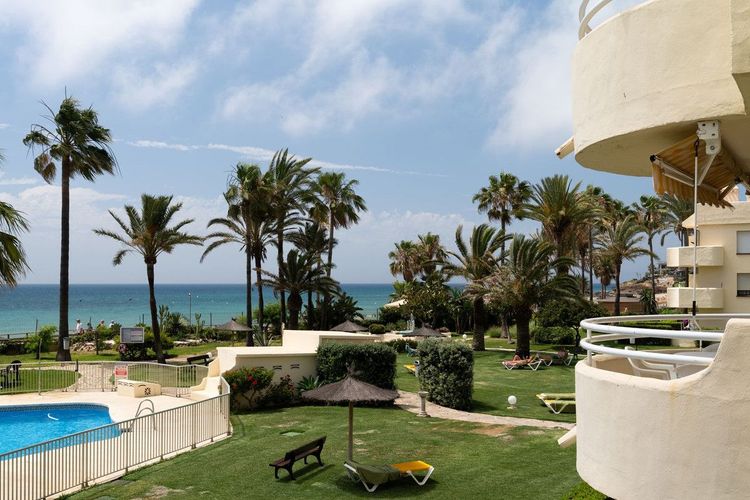 Apartment | Resale in La Cala de Mijas in La Cala de Mijas, Costa del Sol - Photo 2