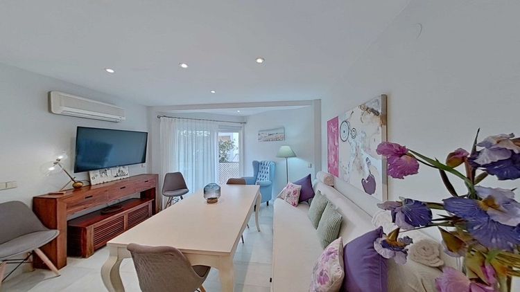 Apartment | Resale in Marbella in Marbella Others, Costa del Sol - Photo 2