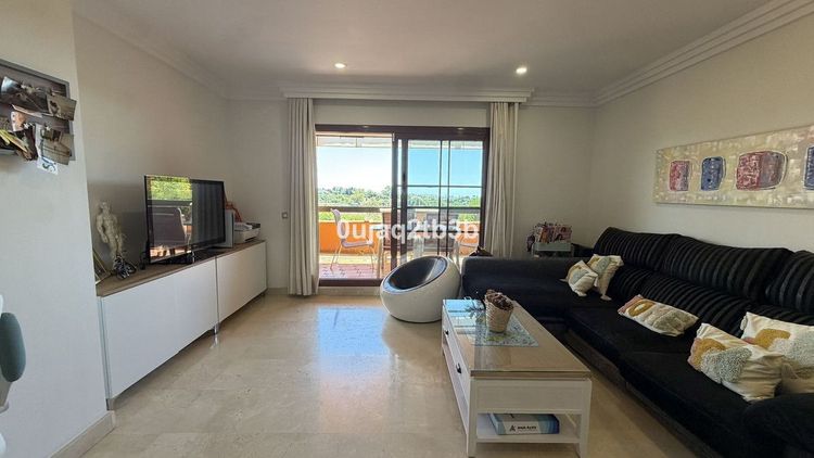Apartment | Resale in Benahavís in Benahavís Others, Costa del Sol - Photo 3