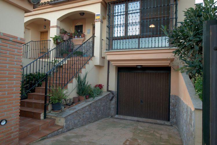 House | Resale in Alhaurín de la Torre in Alhaurín de la Torre, Costa del Sol - Photo 3