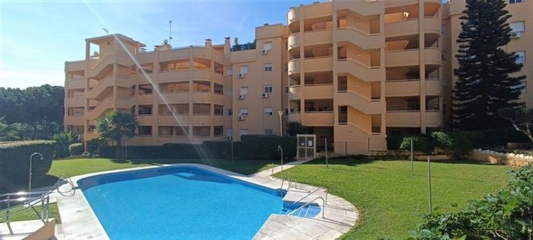 Apartment | Resale in Calahonda - Development photo 1