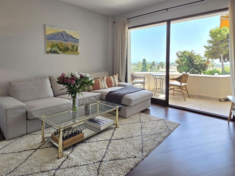 Apartment | Resale in Atalaya in Atalaya, Costa del Sol - Photo 3