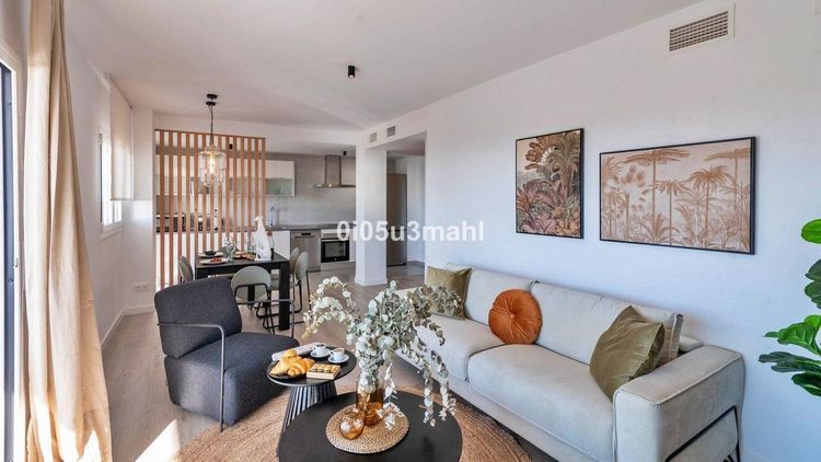 Apartment | Resale in Rincón de la Victoria in Rincón de la Victoria, Costa del Sol - Photo 4