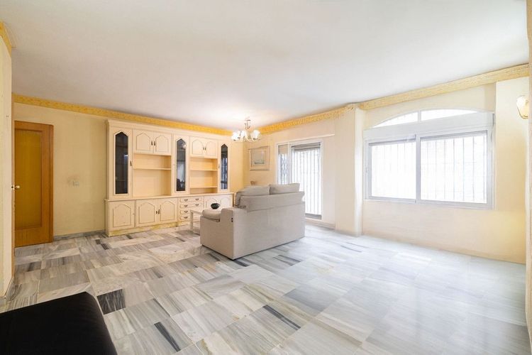 Apartment | Resale in Arroyo de la Miel in Arroyo de la Miel, Costa del Sol - Photo 5