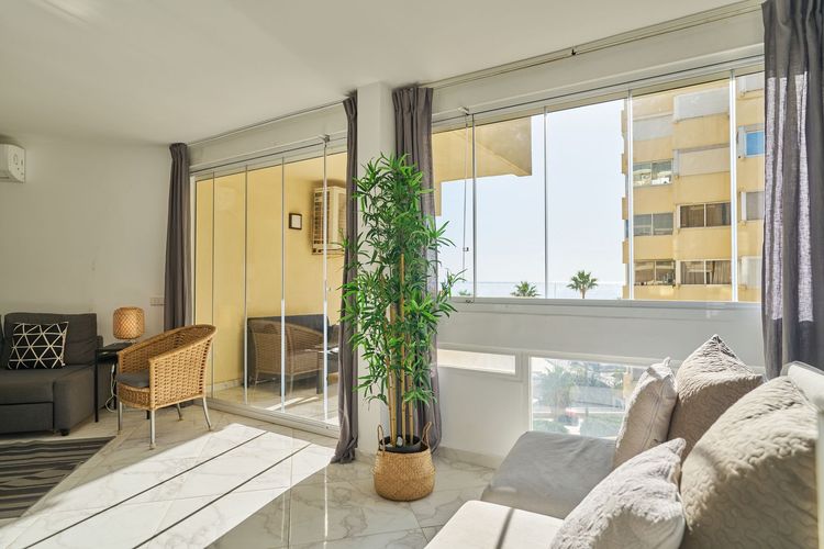 Apartment | Resale in Marbella in Marbella, Costa del Sol - Photo 4