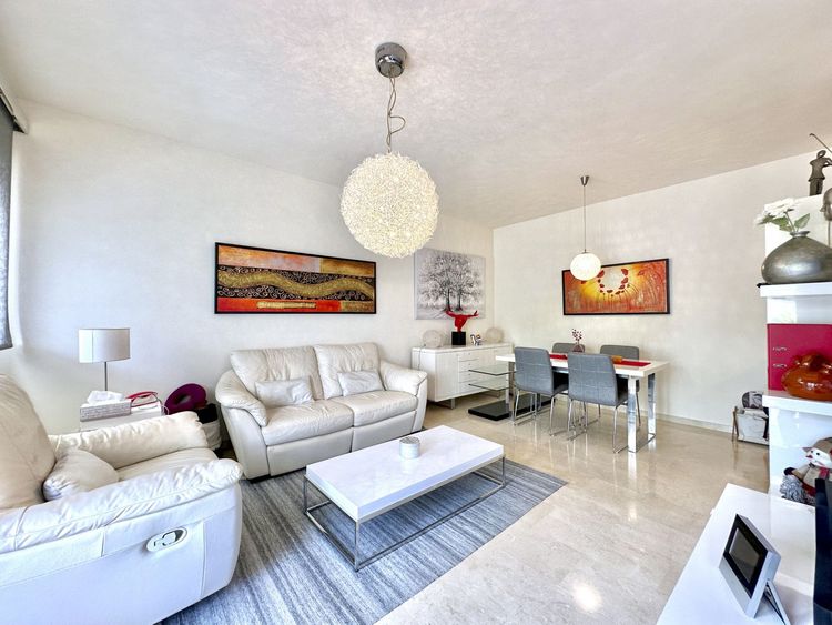 Apartment | Resale in Estepona in Estepona, Costa del Sol - Photo 2