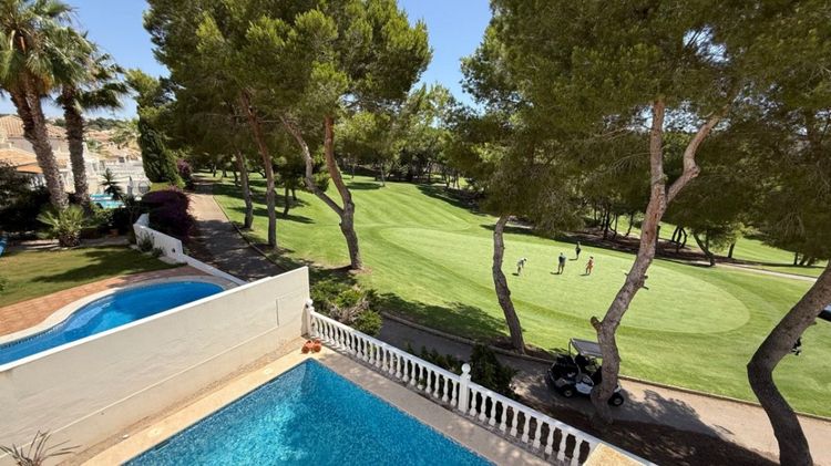 House | Resale in Orihuela in Costa Blanca - Photo 2