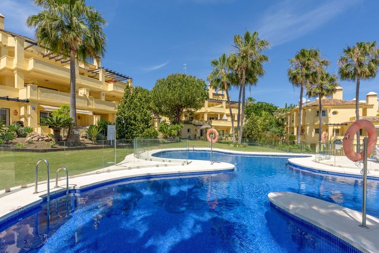 Apartment | Resale in Casares Playa in Casares Playa, Costa del Sol - Photo 2