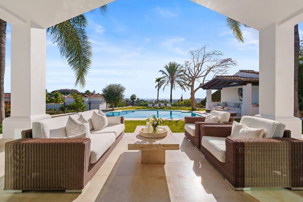 House | Resale in Nueva Andalucía in Nueva Andalucía Others, Costa del Sol - Main property photo