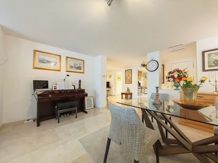 Apartment | Resale in Marbella in Marbella Others, Costa del Sol - Photo 5
