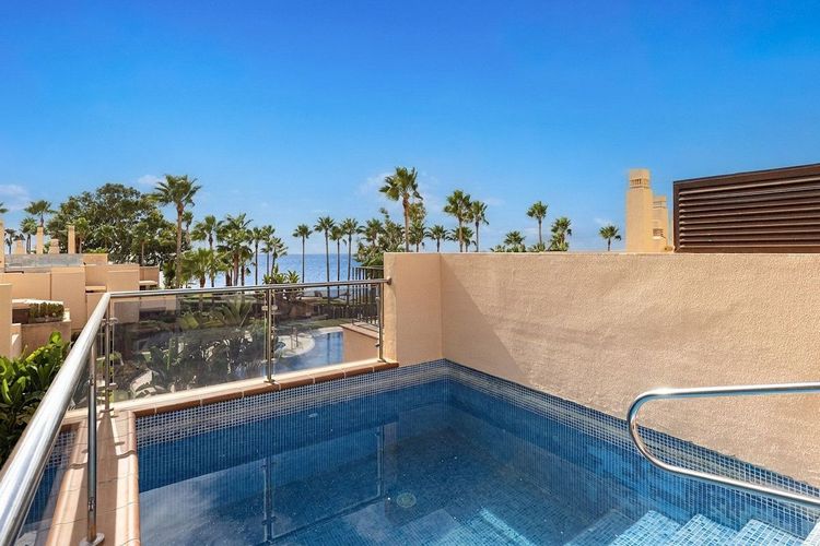 Penthouse | Resale in New Golden Mile in New Golden Mile, Estepona East Others, Costa del Sol - Photo 2