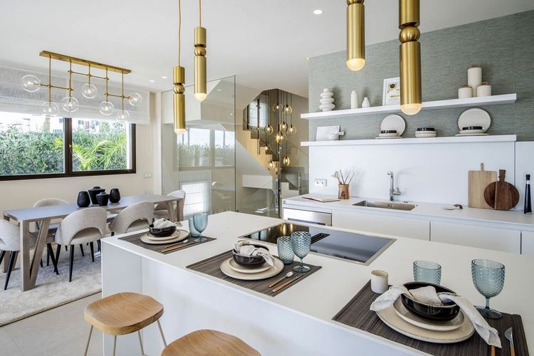 House | Resale in New Golden Mile in New Golden Mile, Costa del Sol - Photo 4