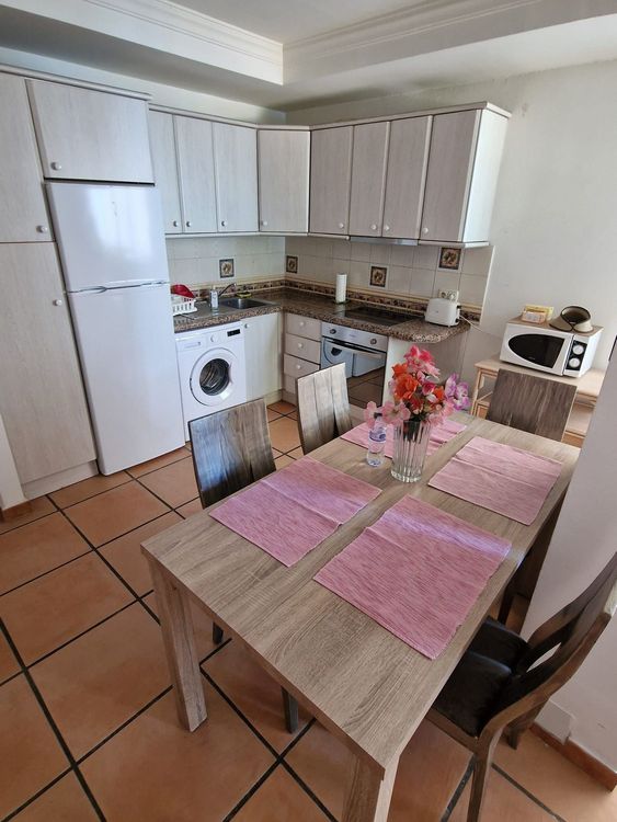 Apartment | Resale in Estepona in Estepona, Costa del Sol - Photo 5