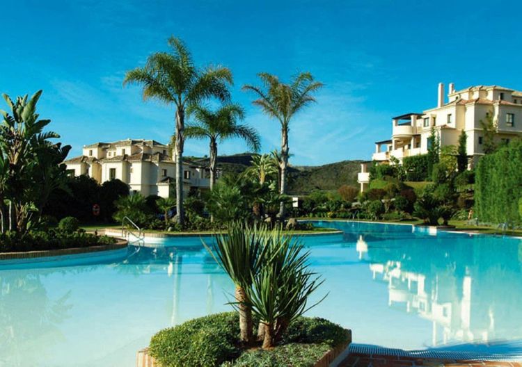 Penthouse | Resale in Benahavís in Benahavís Others, Costa del Sol - Photo 2