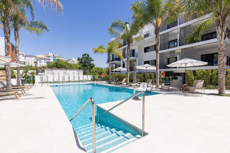 Apartment | Resale in Estepona in Estepona, Costa del Sol - Photo 4