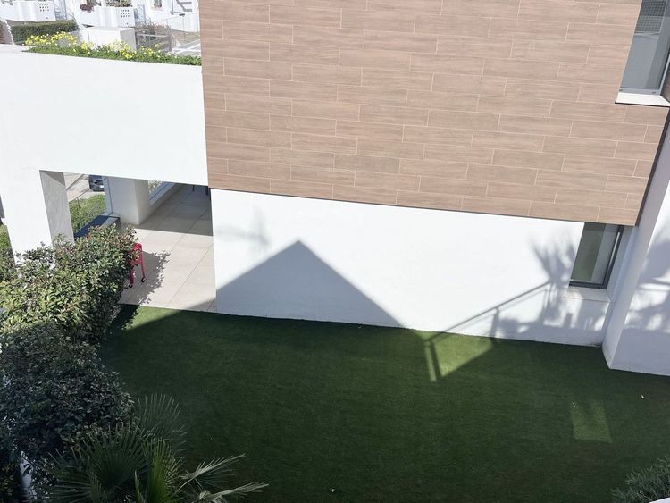 Apartment | Resale in Artola in Artola, Costa del Sol - Photo 2