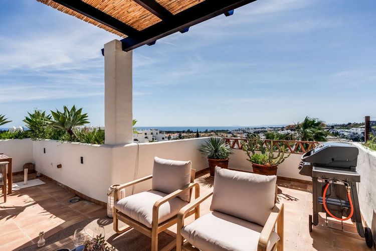 Penthouse | Resale in Estepona - Development photo 1