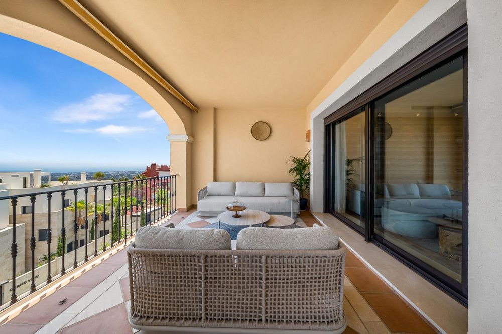 Apartment | Resale in La Quinta in La Quinta, Costa del Sol - Main property photo