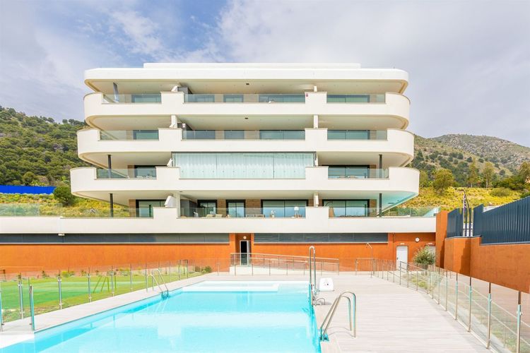 Apartment | Resale in El Higueron in El Higueron, Costa del Sol - Photo 3