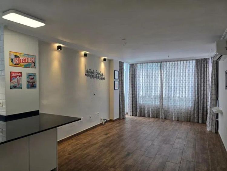 listing card gallery