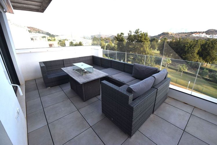 Apartment | Resale in La Cala de Mijas in La Cala de Mijas, Costa del Sol - Photo 5