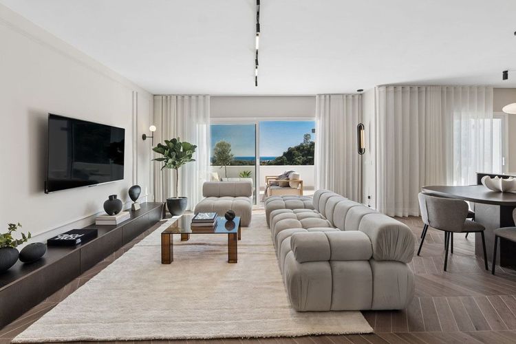 Penthouse | Resale in Los Almendros in Los Almendros, Costa del Sol - Photo 2