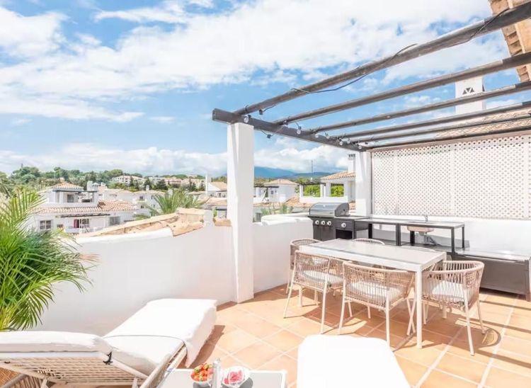 Penthouse | Resale in Nueva Andalucía - Development photo 1