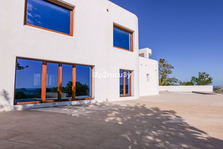 House | Resale in Moraira in Moraira, Costa Blanca - Photo 3