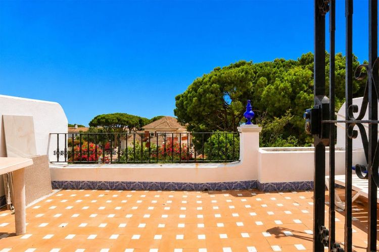 House | Resale in Puerto de Cabopino in Puerto de Cabopino, Artola - Cabopino, Costa del Sol - Photo 2