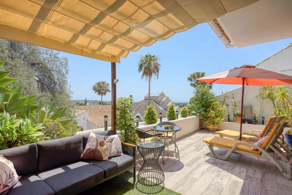 House | Resale in Nueva Andalucía in Nueva Andalucía Others, Costa del Sol - Main property photo