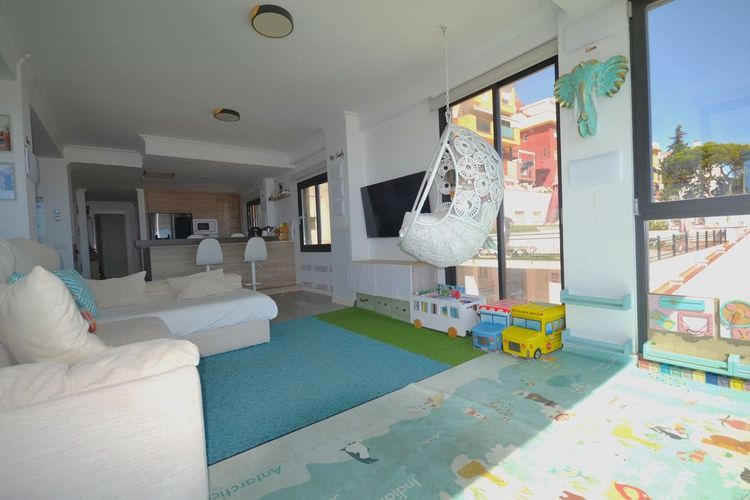 Apartment | Resale in Torremolinos in Torremolinos Others, Torremolinos, Costa del Sol - Photo 2