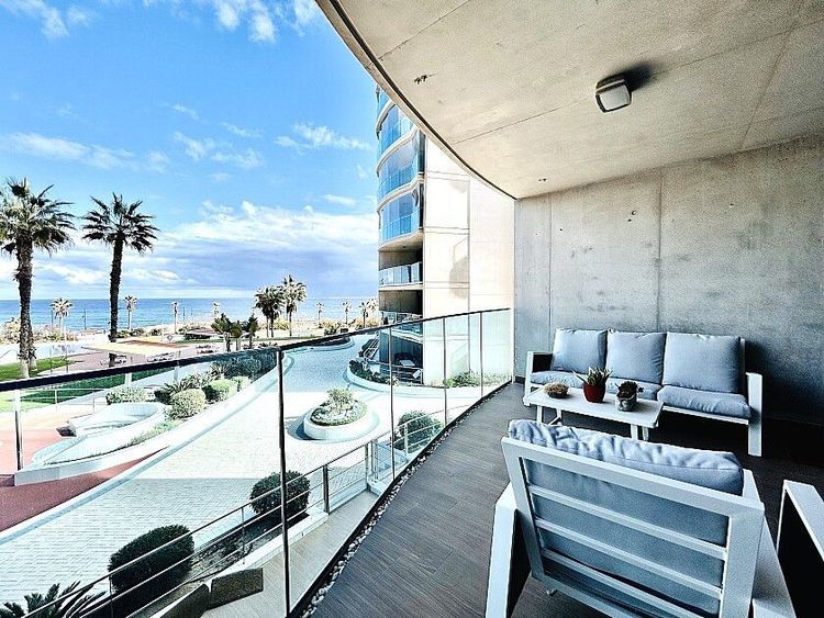 Apartment | Resale in Punta Prima in Punta Prima, Costa Blanca - Photo 4