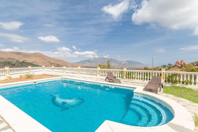 House | Resale in La Mairena in La Mairena, Ojén, Costa del Sol - Photo 2