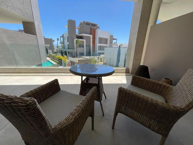 Apartment | Resale in New Golden Mile in New Golden Mile, Costa del Sol - Photo 3