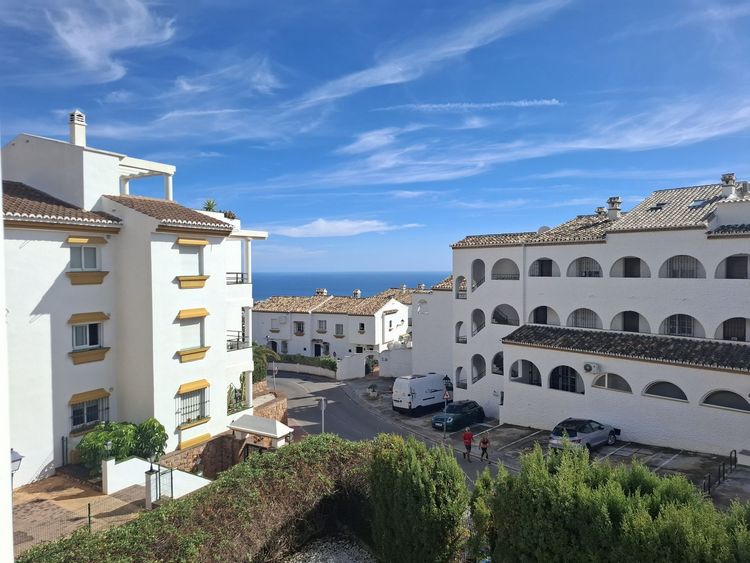 Apartment | Resale in Benalmadena in Benalmadena Others, Costa del Sol - Photo 3