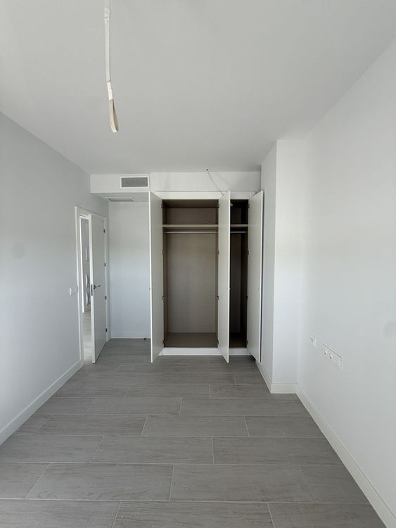 Apartment | Resale in Estepona in Estepona, Costa del Sol - Photo 4