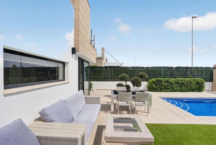 House | Resale in Guardamar del Segura in Guardamar del Segura, Costa Blanca - Photo 5