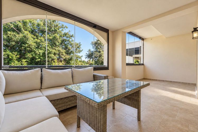 Apartment | Resale in Puerto Banús in Puerto Banús, Nueva Andalucía, Costa del Sol - Photo 5