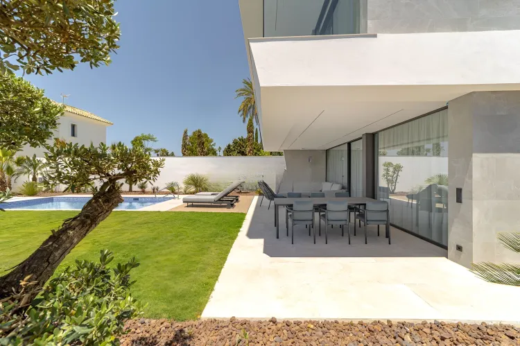 Los Porqueroles in San Pedro de Alcántara, Costa del Sol - Photo 4