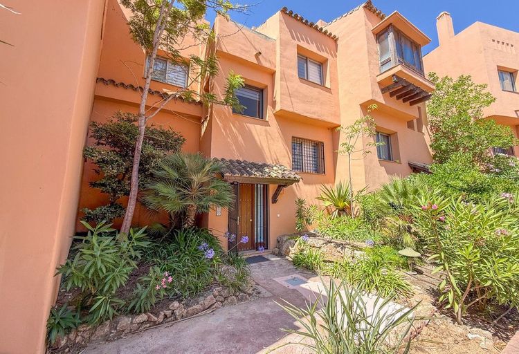 House | Resale in Riviera del Sol in Riviera del Sol, Costa del Sol - Photo 2