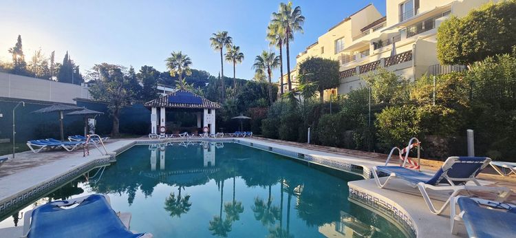 Penthouse | Resale in Nueva Andalucía - Development photo 1