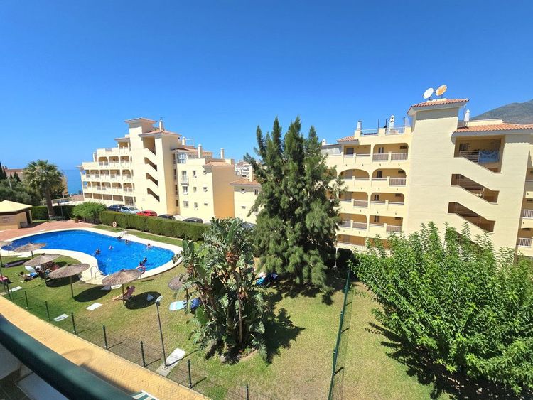 Apartment | Resale in Benalmadena Costa in Benalmadena Costa, Costa del Sol - Photo 2