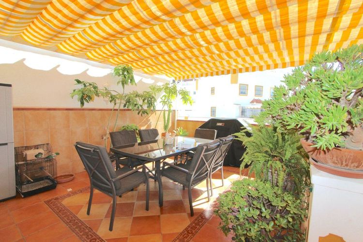 House | Resale in Marbella in Marbella Others, Costa del Sol - Photo 2