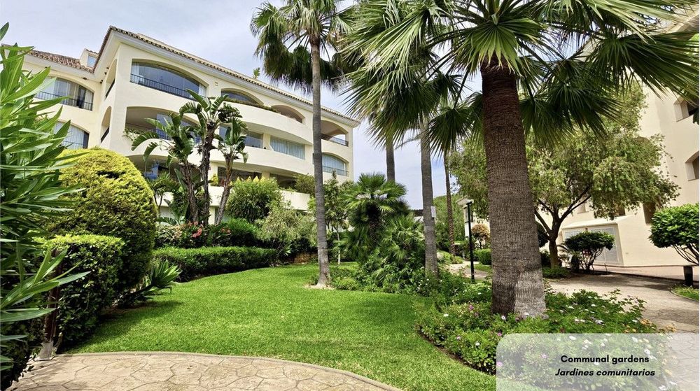 Apartment | Resale in Bahía de Marbella in Bahía de Marbella, Marbella East, Costa del Sol - Main property photo