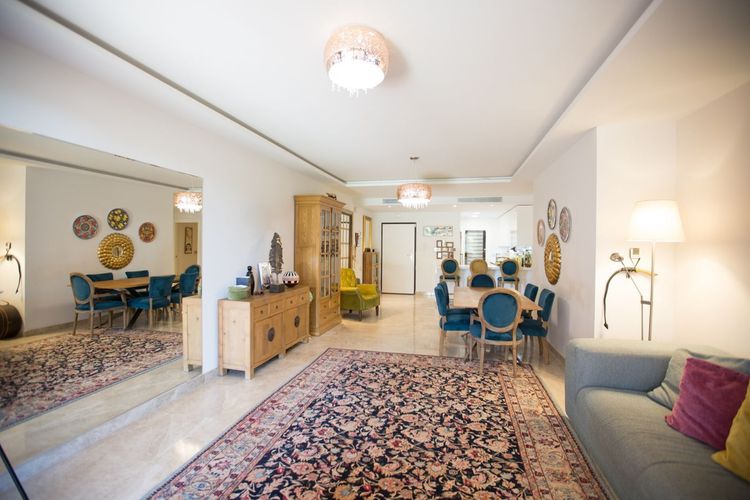 Apartment | Resale in Nueva Andalucía in Nueva Andalucía Others, Costa del Sol - Photo 3